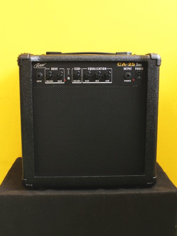Career CA25 Guitar Combo